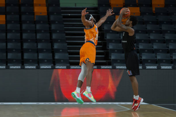 我们不仅看 我们不仅看