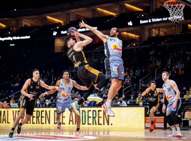 每日体育报 每日体育报